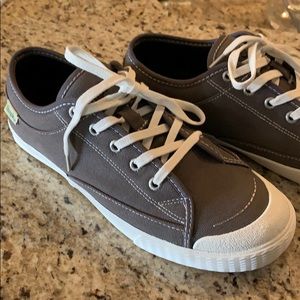 Simple Shoes, Wingman Grey, Size 8 M